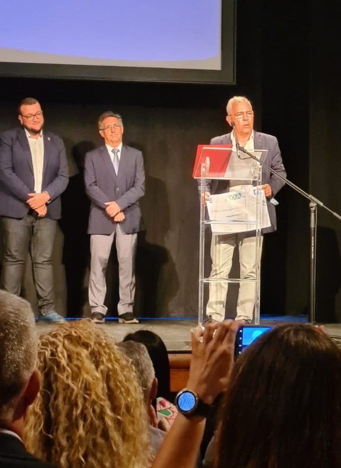 Bandera Azul España concede el premio ‘Abanderado Azul’ a Sebastián Quintana, promotor de ‘Canarias, 1500 km de Costa’