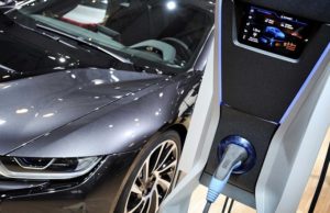 Los fabricantes europeos, preocupados por adelantar a 2035 prohibir la venta de coches de combustión