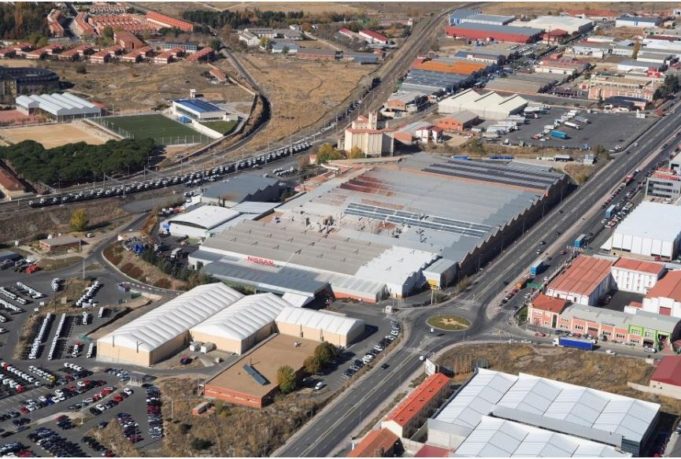 Nissan asegura que el nuevo convenio acordado “asegura la competitividad industrial” de la planta de Ávila