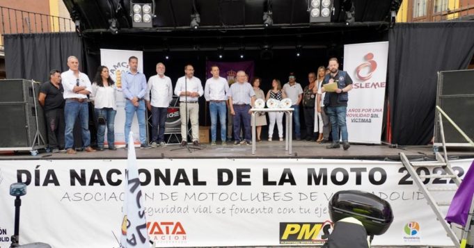 Cientos de motoristas vuelven a celebrar el Día Nacional de la Moto en Tordesillas (Valladolid)