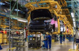 Ford Almussafes, a la espera de saber si fabricará los coches eléctricos o afrontará un futuro “difícil de imaginar”