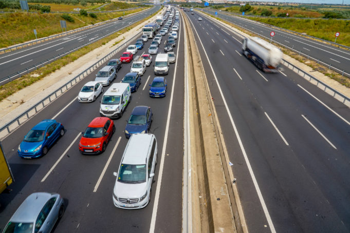Catorce personas mueren en carreteras españolas este fin de semana, entre ellas, dos motoristas y un peatón