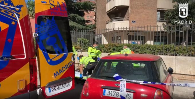Herido un hombre atropellado por un coche en el distrito de Fuencarral