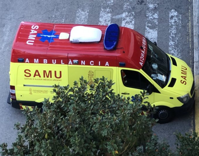 Sucesos.- Herido un hombre de 75 años al incendiarse su coche en un parking de Sagunt