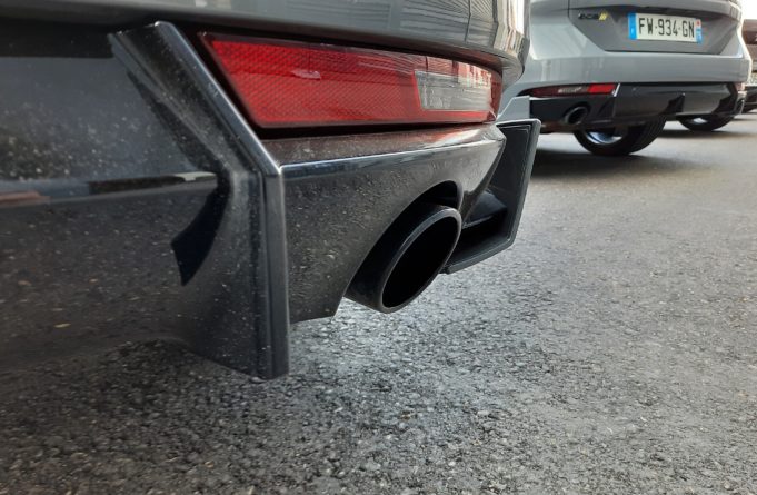 Las patronales del transporte avisan de que prohibir los coches de combustión afectará a los más vulnerables