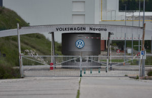 Volkswagen Navarra descarta cerrar la semana que viene por falta de piezas y trabajará todos los días