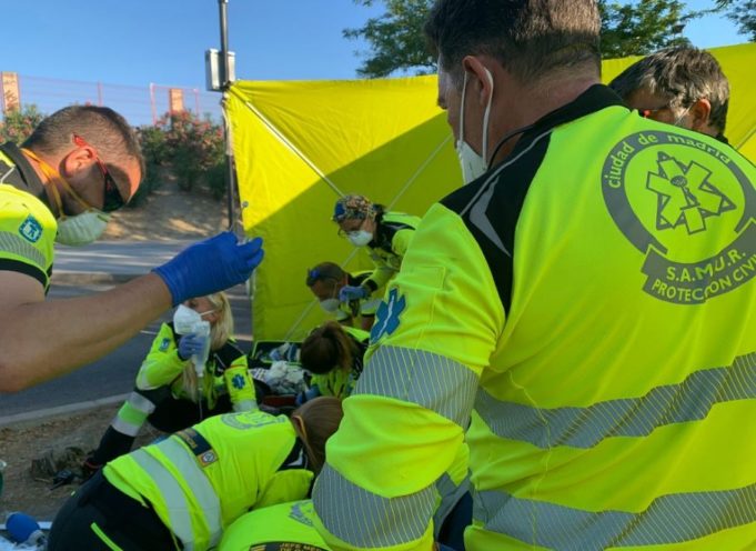 Una moto atropella a un bebe de 22 meses que cruzaba con sus padres en una silla de paseo en Carabanchel (Madrid)