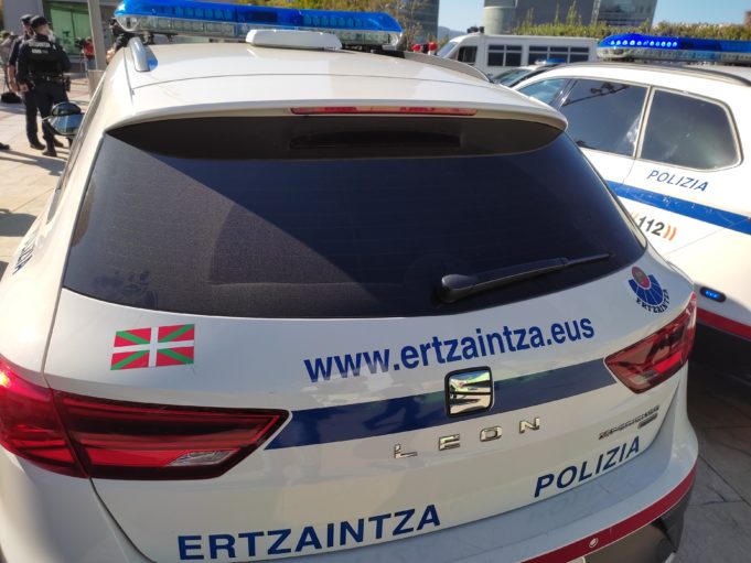 ErNE denuncia que agentes de la Ertzaintza están siendo obligados a patrullar con coches con la ITV caducada