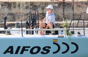El Rey Felipe VI sale a entrenar a bordo del Aifos 500 en la 40ª Copa del Rey MAPFRE de Vela