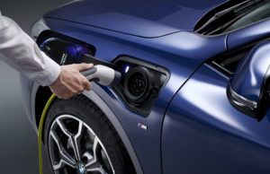 Un total de 235 vehículos híbridos o eléctricos se matricularon en Cantabria en el primer semestre de 2022