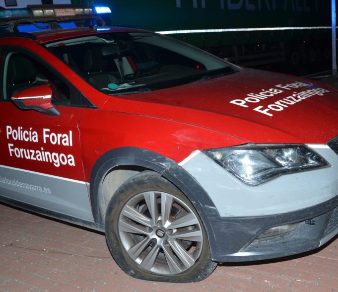 Imputado en Tudela tras saltarse un control y chocar con el coche patrulla