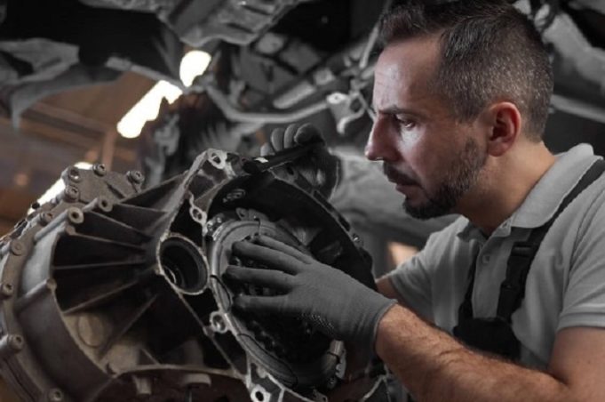 La economía circular permite recuperar hasta el 95% de las partes del automóvil, según Recomotor