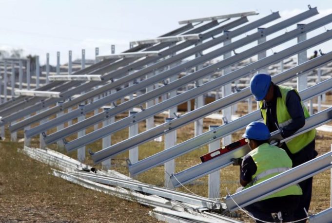 La Generalitat tramita 452 proyectos de renovables con una potencia de 7.000 MW, el triple de las plantas actuales