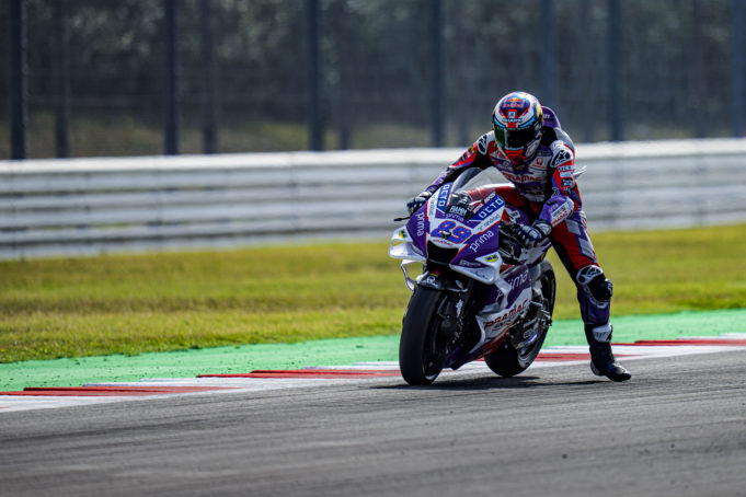 Martín, Canet y Foggia dominan en el regreso de Marc Márquez en MotorLand Aragón