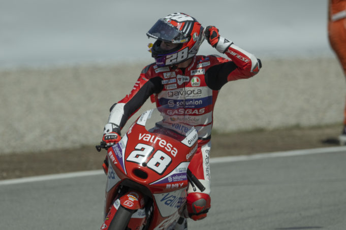 Motociclismo/GP Aragón.- Los líderes Augusto Fernández e Izan Guevara no fallan y logran las poles en MotorLand