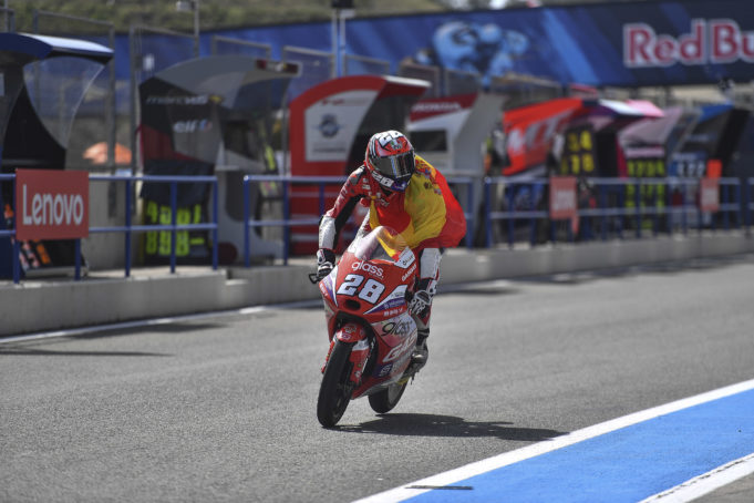Motociclismo/GP Aragón.- Izan Guevara, sin rival en Moto3; Acosta lidera el triplete español de Moto2