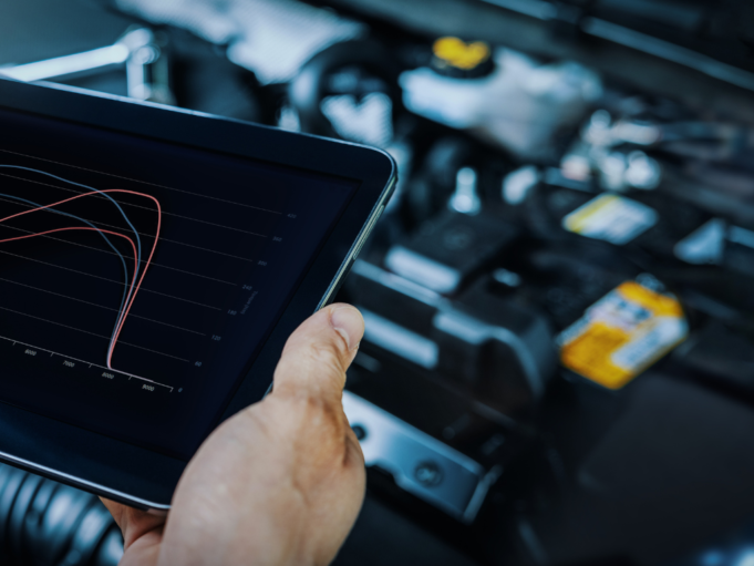 Optimización y fiabilidad con Autotaller Barni: Reprogramación ECU y borrado de códigos de error