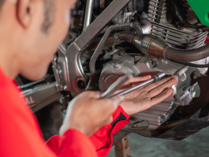 Si tu moto presenta averías eléctricas, no dudes en contactar con Noumotos