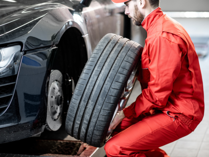 Preparando tu coche para el verano: Cambio de ruedas económico en el barrio de Los Ángeles, con ACR Servicio del Automóvil
