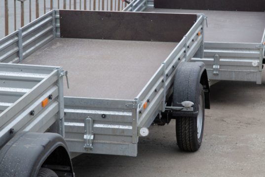 Evita fallos y sanciones con Accesorios La Campiña: instalación eléctrica para remolques en Sevilla con garantía