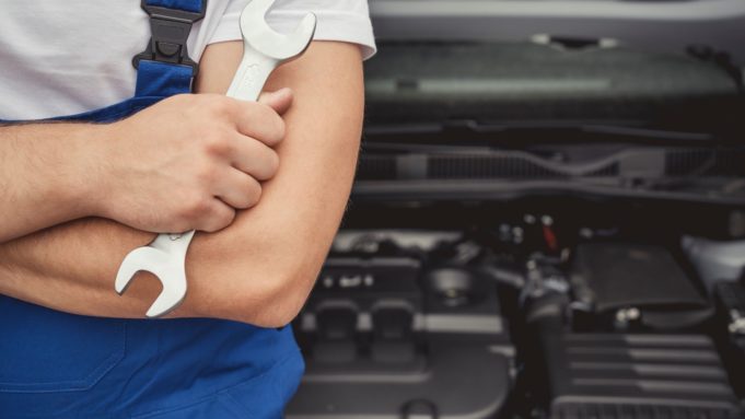 Mantenimiento básico del coche con Talleres Aran-Car: expertos en plancha y pintura en Viladecans