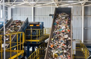 Cataluña controla más de 700 operaciones de residuos en un lustro