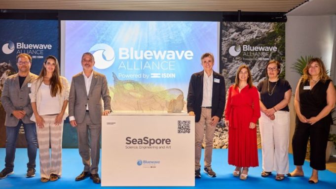 Lorenzo Quinn presenta SeaSpore junto a ISDIN y Bluewave Alliance en Barcelona