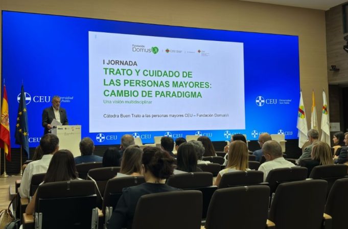 Jornada de la Cátedra Buen Trato destaca la importancia del respeto a personas mayores