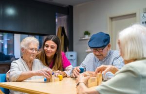 Sayca Geriatría apuesta por la psicomotricidad para mejorar el bienestar emocional de los mayores