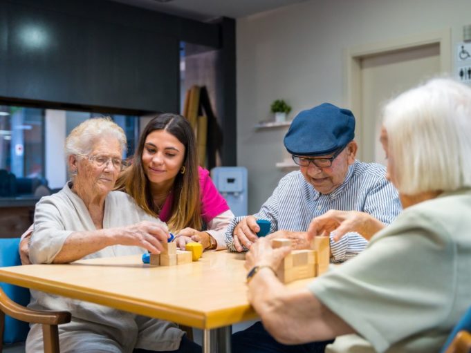 Sayca Geriatría apuesta por la psicomotricidad para mejorar el bienestar emocional de los mayores