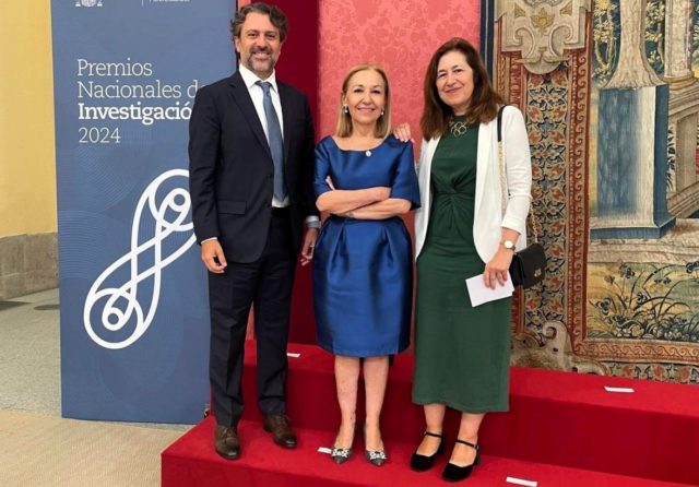 La_doctora_Carmen_Ayuso_del_Instituto_de_Investigacion_Sanitaria_de_la_Fundacion_Jimenez_Diaz_recibe_el_Premio_Nacional_de_Investigacion_en_el_area_de_Medicina_y_Ciencias_de_la_Salud.jpg