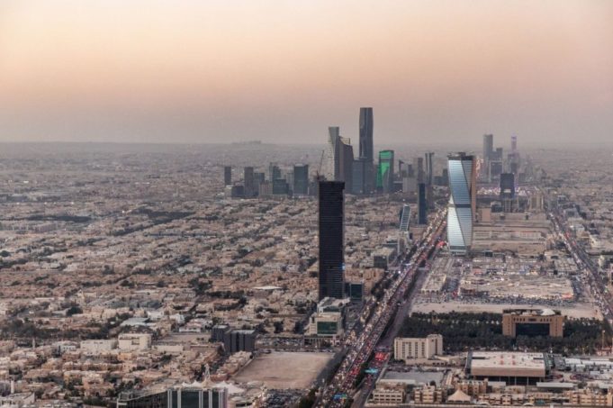 Arabia Saudí avanza en su transformación económica con Visión 2030