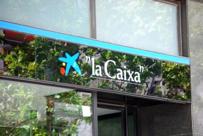 La IA generativa mejora la atención al cliente en sectores clave