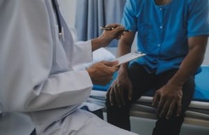 La Comunidad de Madrid reduce los casos críticos en listas de espera