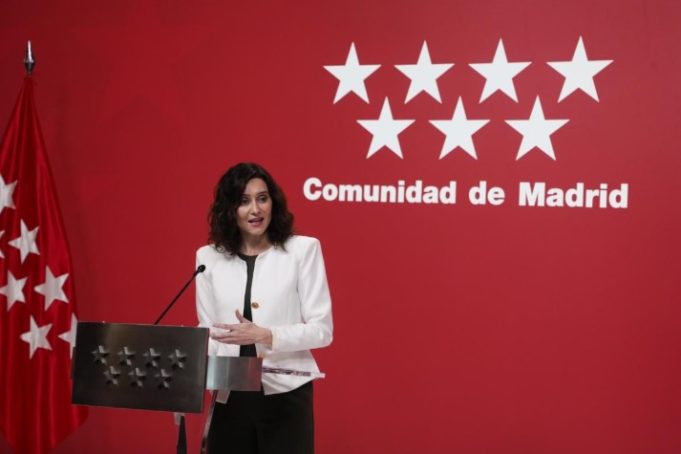 Ayuso denuncia restricciones a la externalización sanitaria en la nueva ley