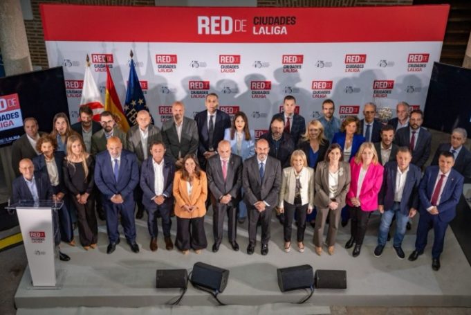 La FEMP y LALIGA promueven una red de ciudades para erradicar la violencia en el deporte