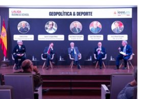 LALIGA y Ceseden abordan el impacto internacional del deporte