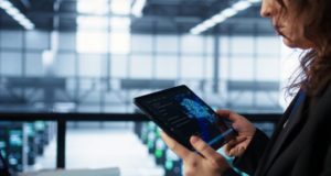 Las empresas incorporan trabajadores digitales para reforzar su estructura operativa