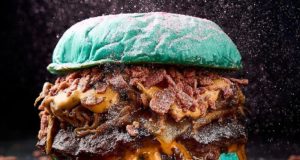 Miles de personas disfrutan de The Champions Burger en Donostia